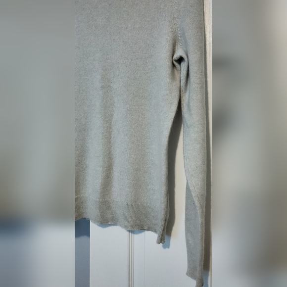 Women's Top - Picture 5 of 5